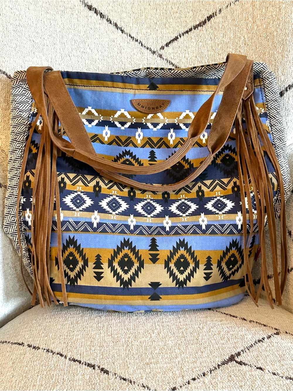 **SOLD**UNIONBAY Coastal Cowgirl Tote Fringe Western Chic Aztec Print Boho Bag - Picture 1 of 9